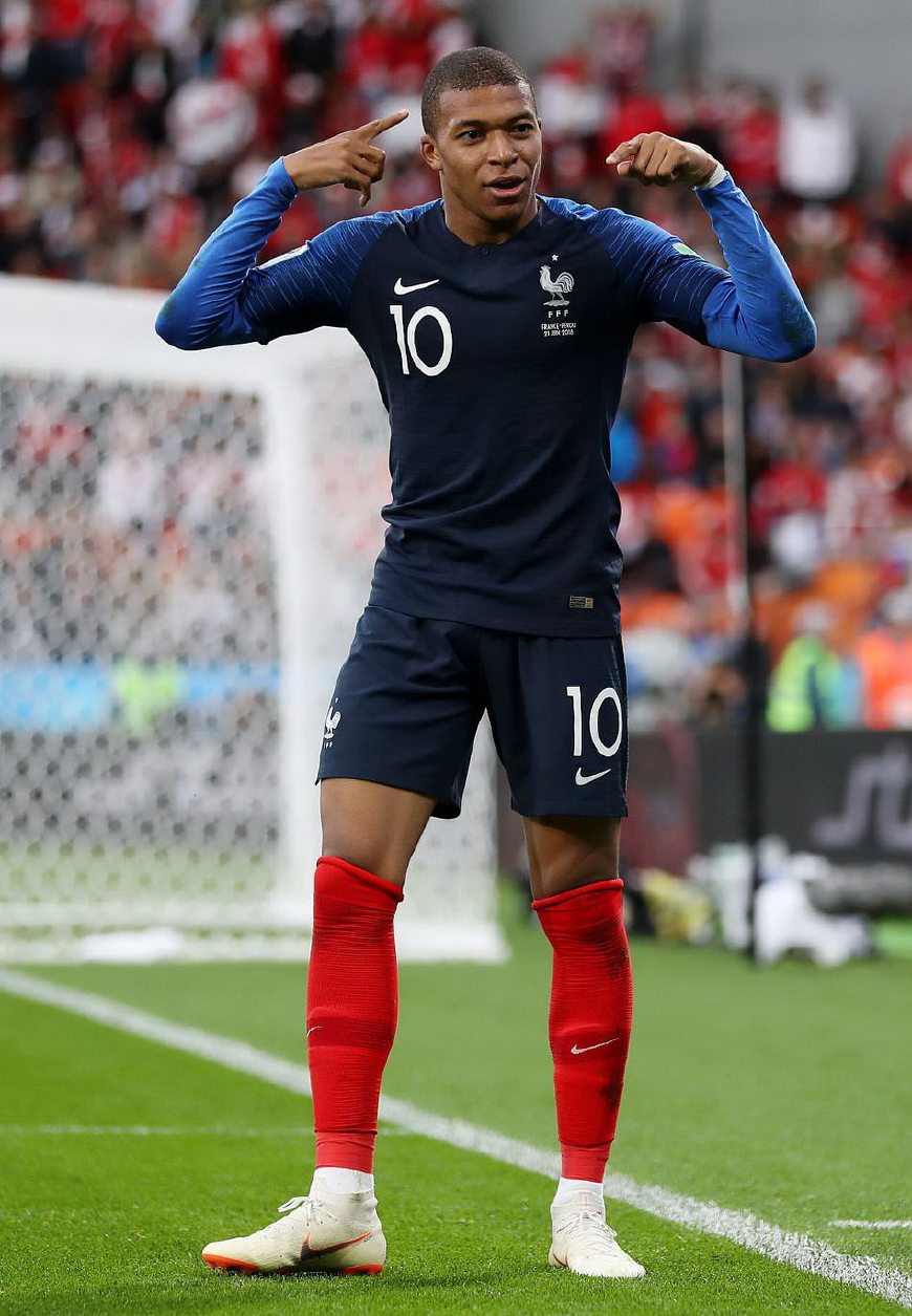 霍伊伦：我想进球，但我是团队型球员，球队获胜最重要（霍伊伦：我渴望进球，但团队优先，赢球最关键）