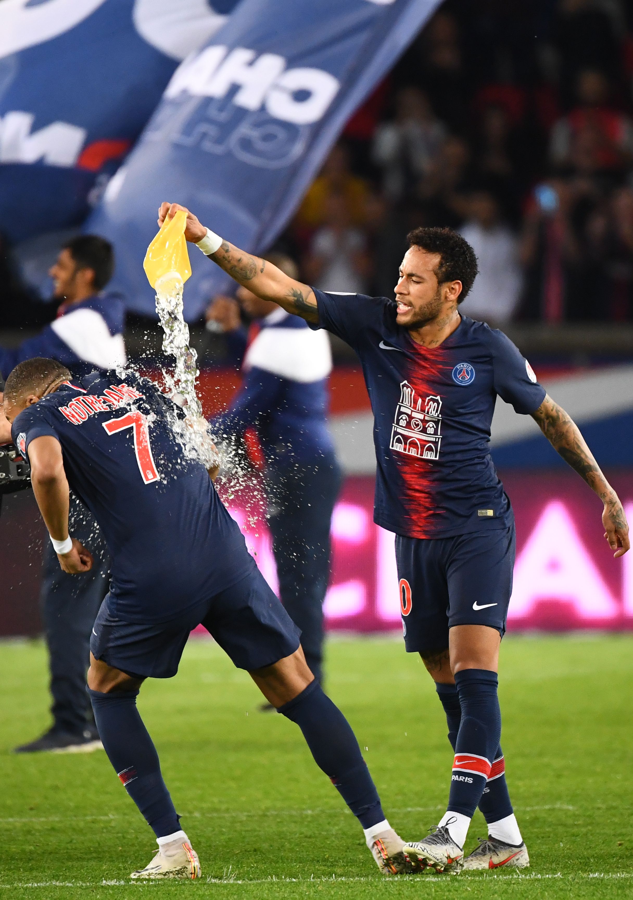 一剑封喉！高诗岩三分杀死比赛 全场仅这一次出手&贡献5分8助（关键三分定胜局！高诗岩全场唯一出手命中，贡献5分8助攻）