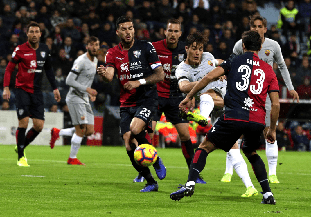 国乒的二王一马时代，王励勤与马琳的精彩对决瞬间，看得真是太过瘾了！（国乒二王一马巅峰期：王励勤与马琳的高能名场面，真叫人看得过瘾！）