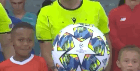 弗里克：未来四周将迎来9场比赛，我们将力争全胜（弗里克：四周九战来袭，我们力争场场拿下）