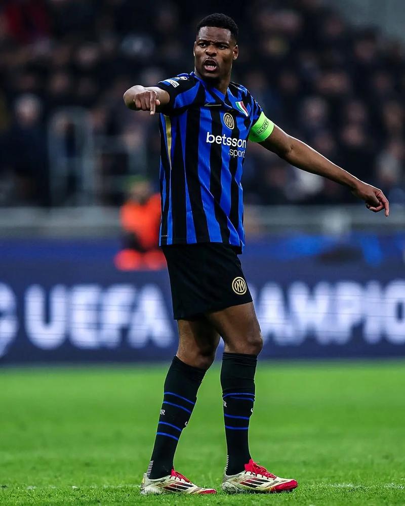 内雷斯重返光明球场 （拍摄by诺阿·朗）