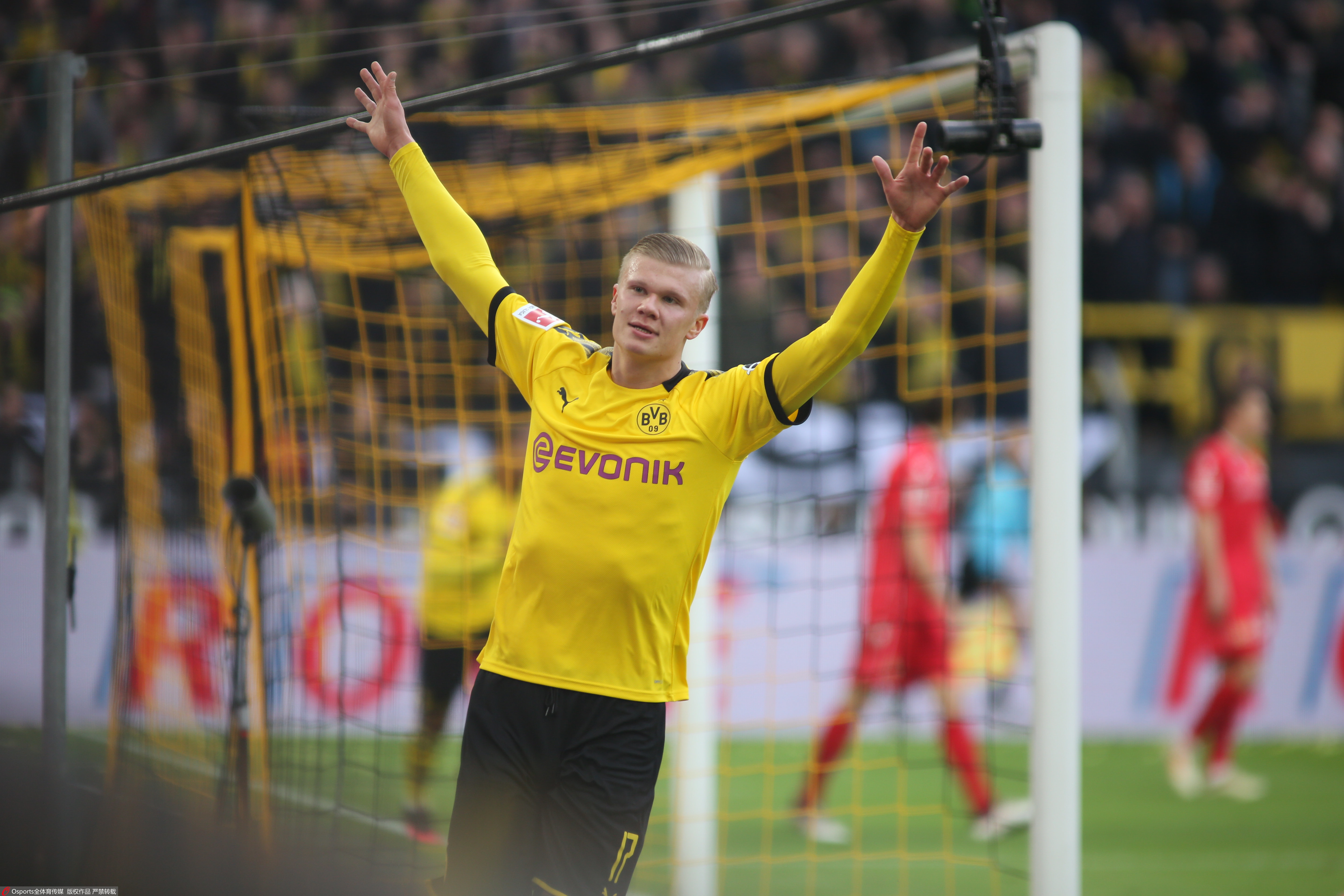 埃尔莫索：我原本很难考虑留队，多亏加斯佩里尼给我机会（埃尔莫索：本无意留队 因加斯佩里尼信任选择留下）