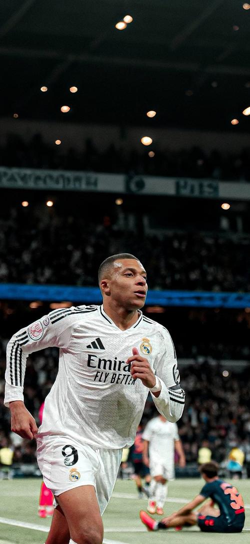 足球世界杯举办地更新交通方案，为球迷让路（世界杯举办城市优化交通安排，为球迷让路）