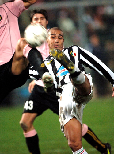 拉卡泽特回到酋长球场，观看并解说枪手对阵拜仁的比赛（拉卡泽特重返酋长，现场解说阿森纳大战拜仁）