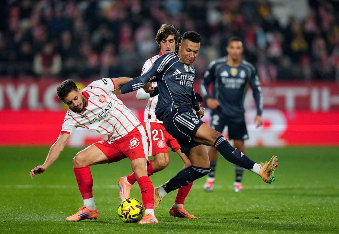 德甲战报：霍诺拉特体毛越位进球被吹，门兴0-0闷平RB莱比锡（德甲速递：霍诺拉特发丝级越位致进球无效，门兴与RB莱比锡互交白卷）