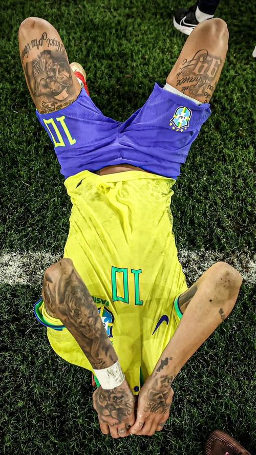 罗体：米兰vs拉齐奥VAR将被停哨；主裁未判点球正确但解释有误（罗马体报：米兰战拉齐奥VAR裁判将被停哨，主裁拒判点球决定正确但解释失当）