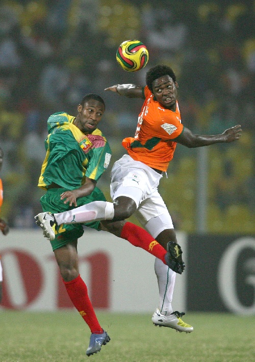 随海港夺冠，亚历斯祖成为首位夺得中超冠军的中国香港球员（海港夺冠，亚历斯祖成中超史上首位中国香港籍冠军球员）