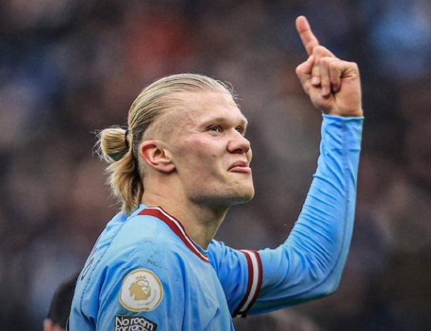 每体：巴萨冬窗优先考虑租借中卫，或者1月可自由离队的目标（每体：巴萨冬窗补强中卫以租借为先，同时关注1月可自由离队的球员）